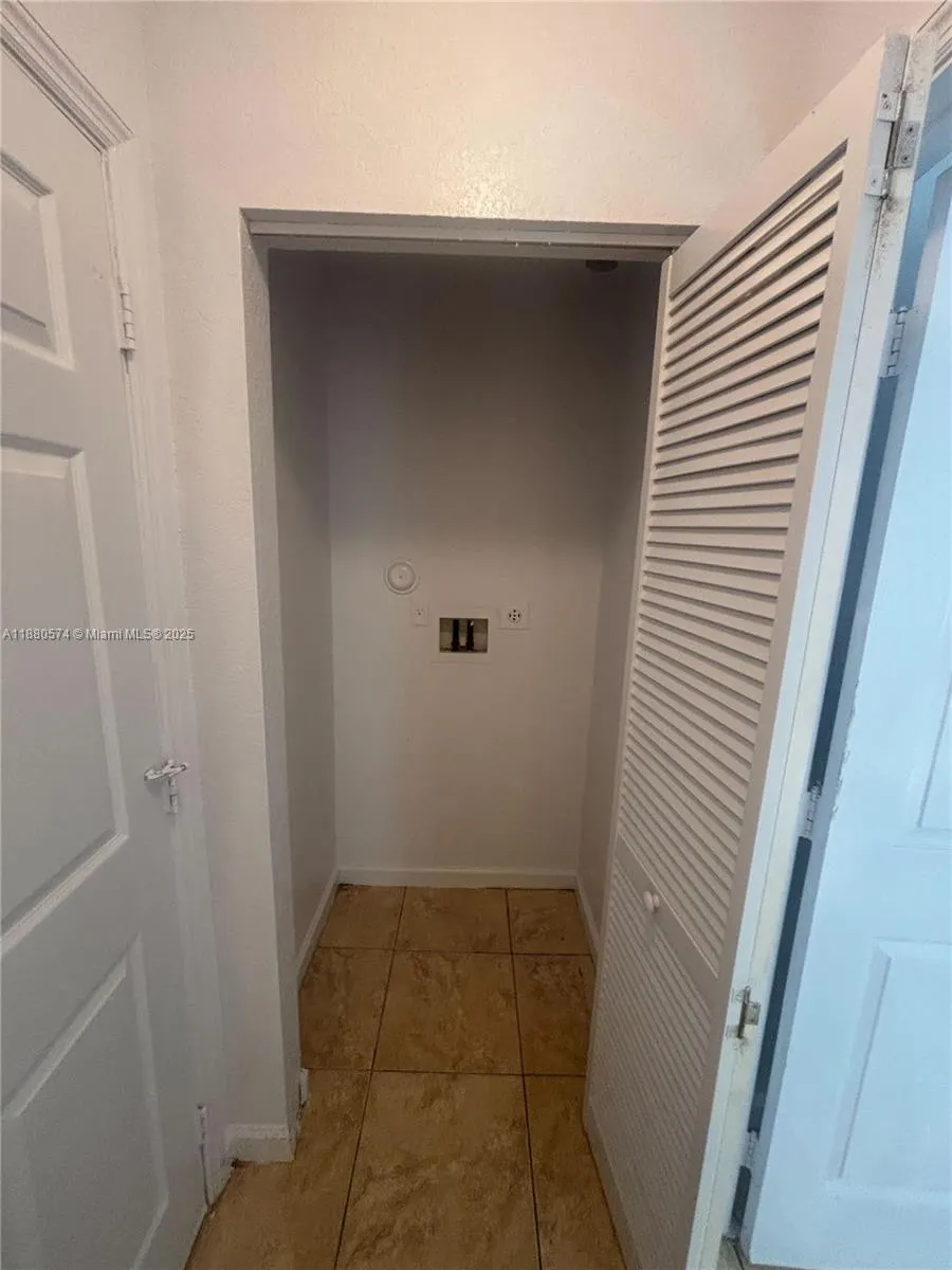 14006 NE 2nd Ave, #14006