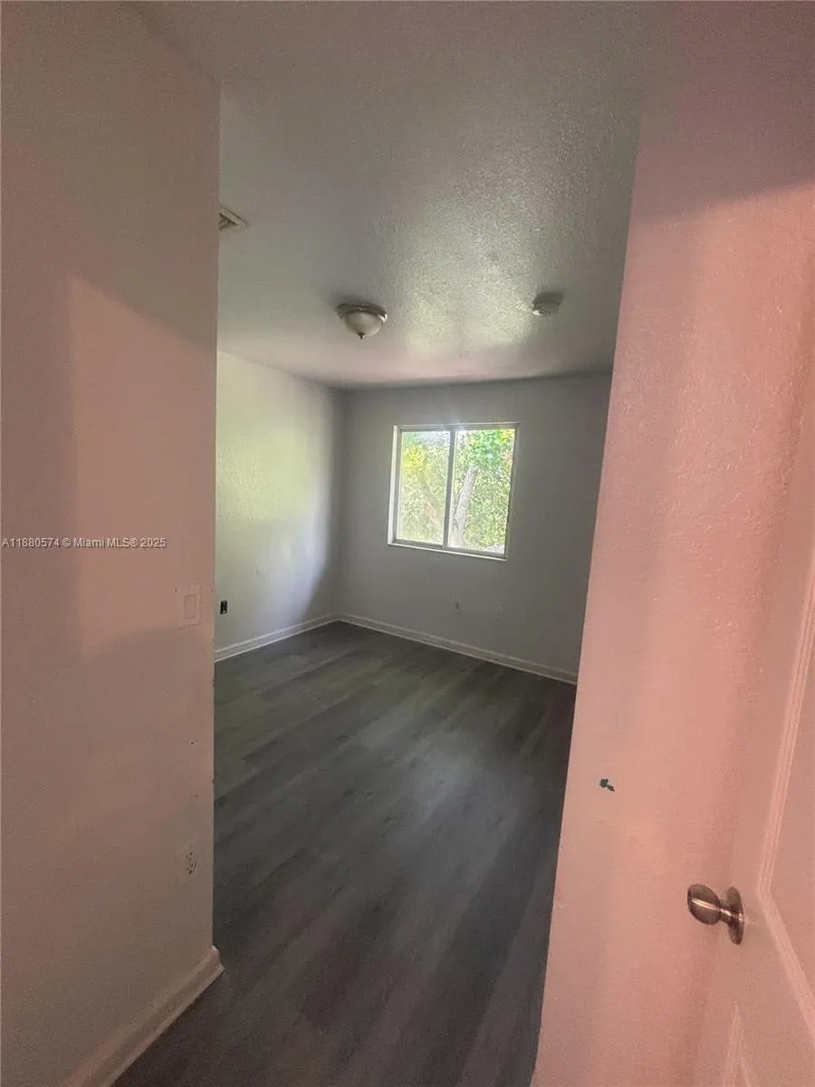 14006 NE 2nd Ave, #14006