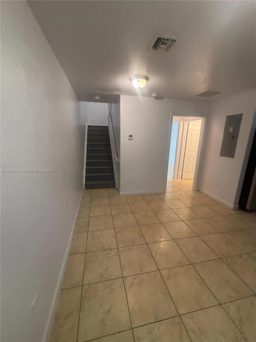 14006 NE 2nd Ave, #14006