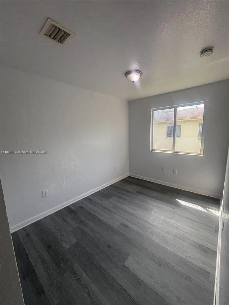 14006 NE 2nd Ave, #14006