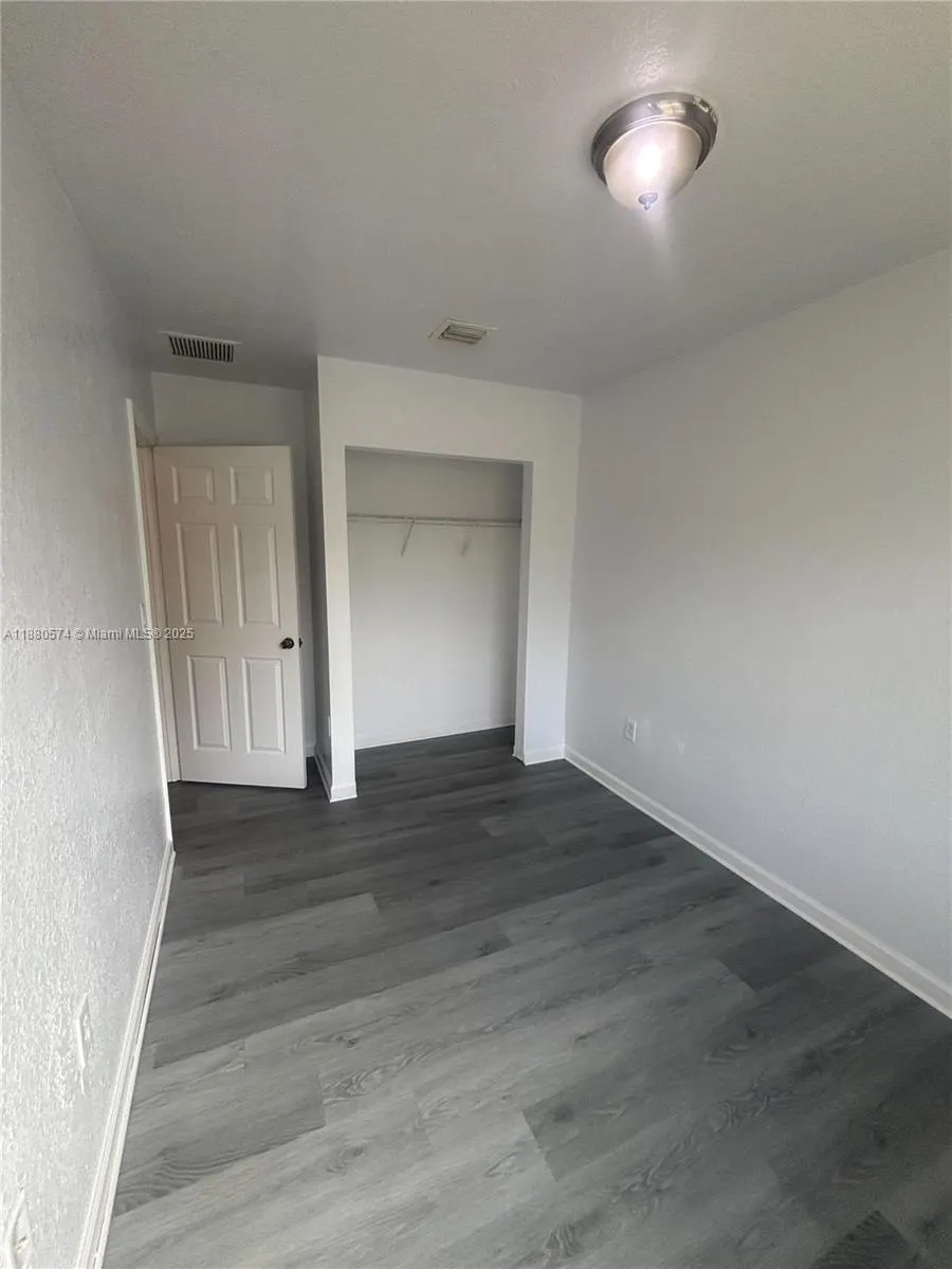 14006 NE 2nd Ave, #14006