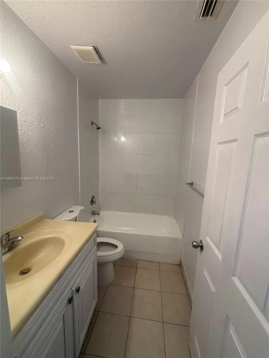 14006 NE 2nd Ave, #14006