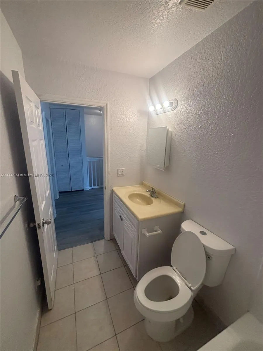 14006 NE 2nd Ave, #14006