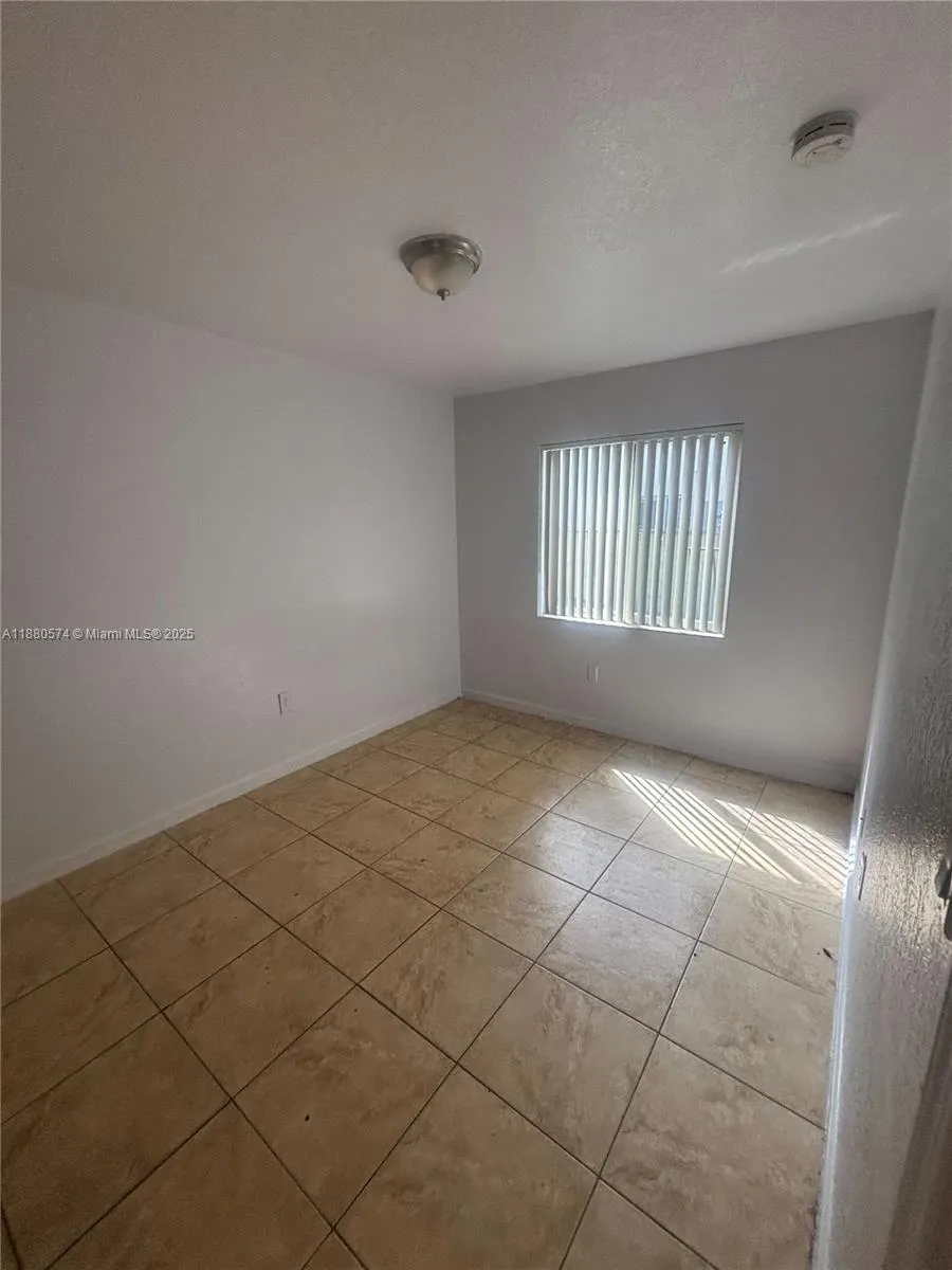14006 NE 2nd Ave, #14006