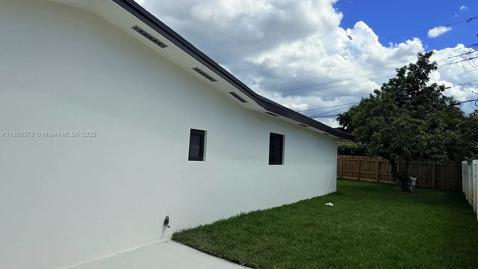 6320 NW 113th Ter