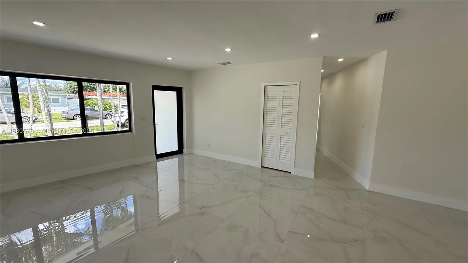 6320 NW 113th Ter