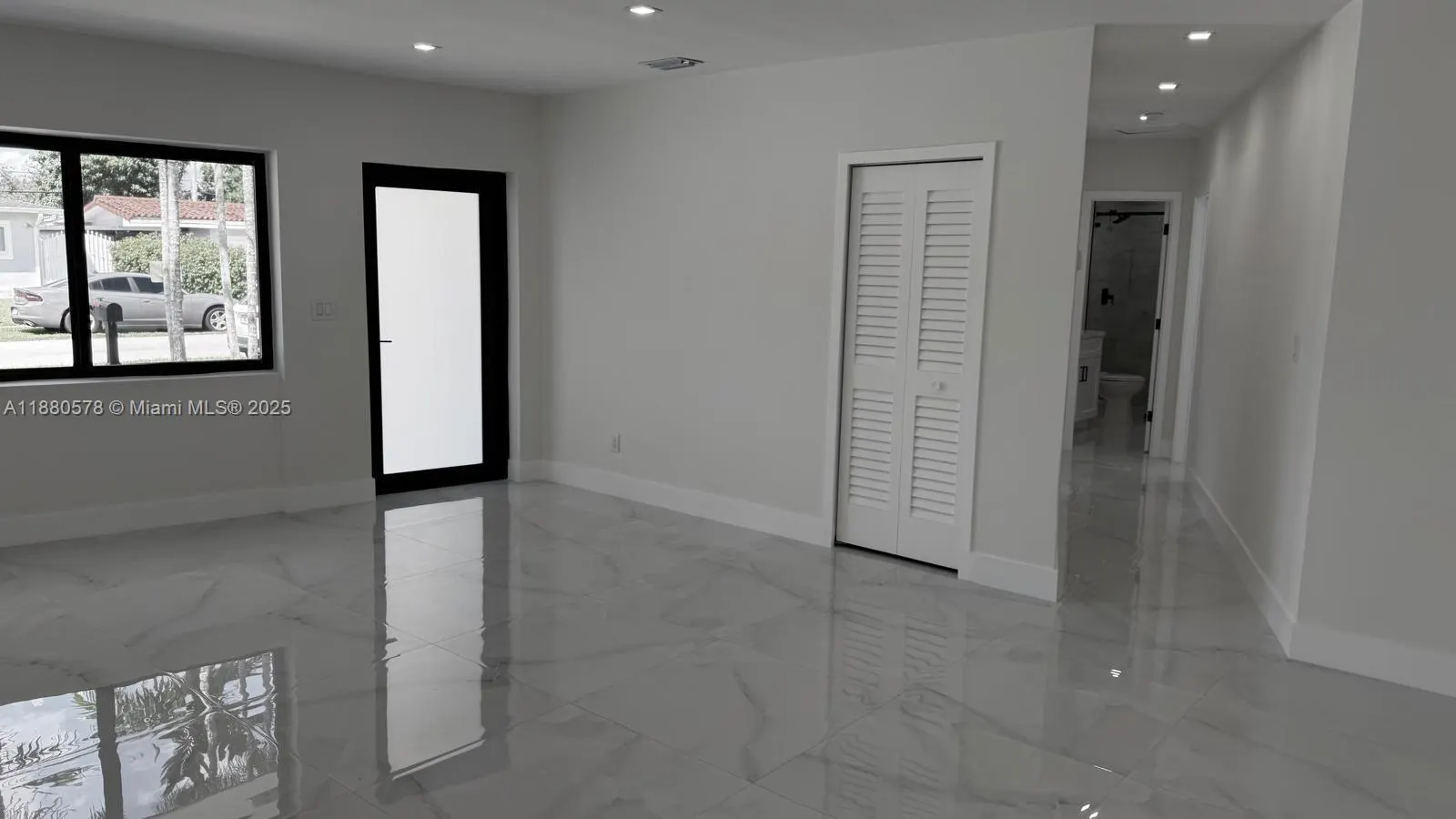 6320 NW 113th Ter