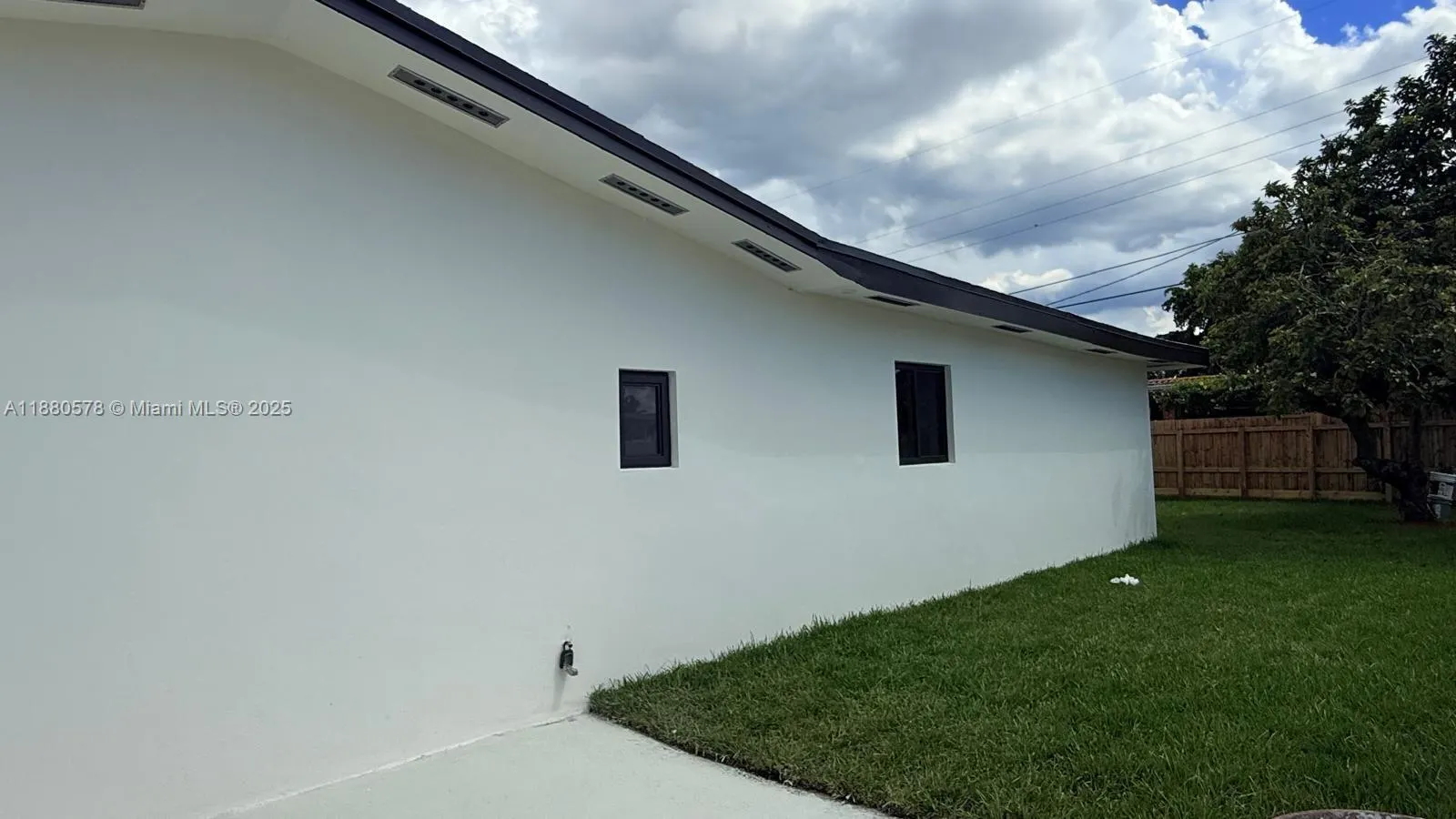 6320 NW 113th Ter