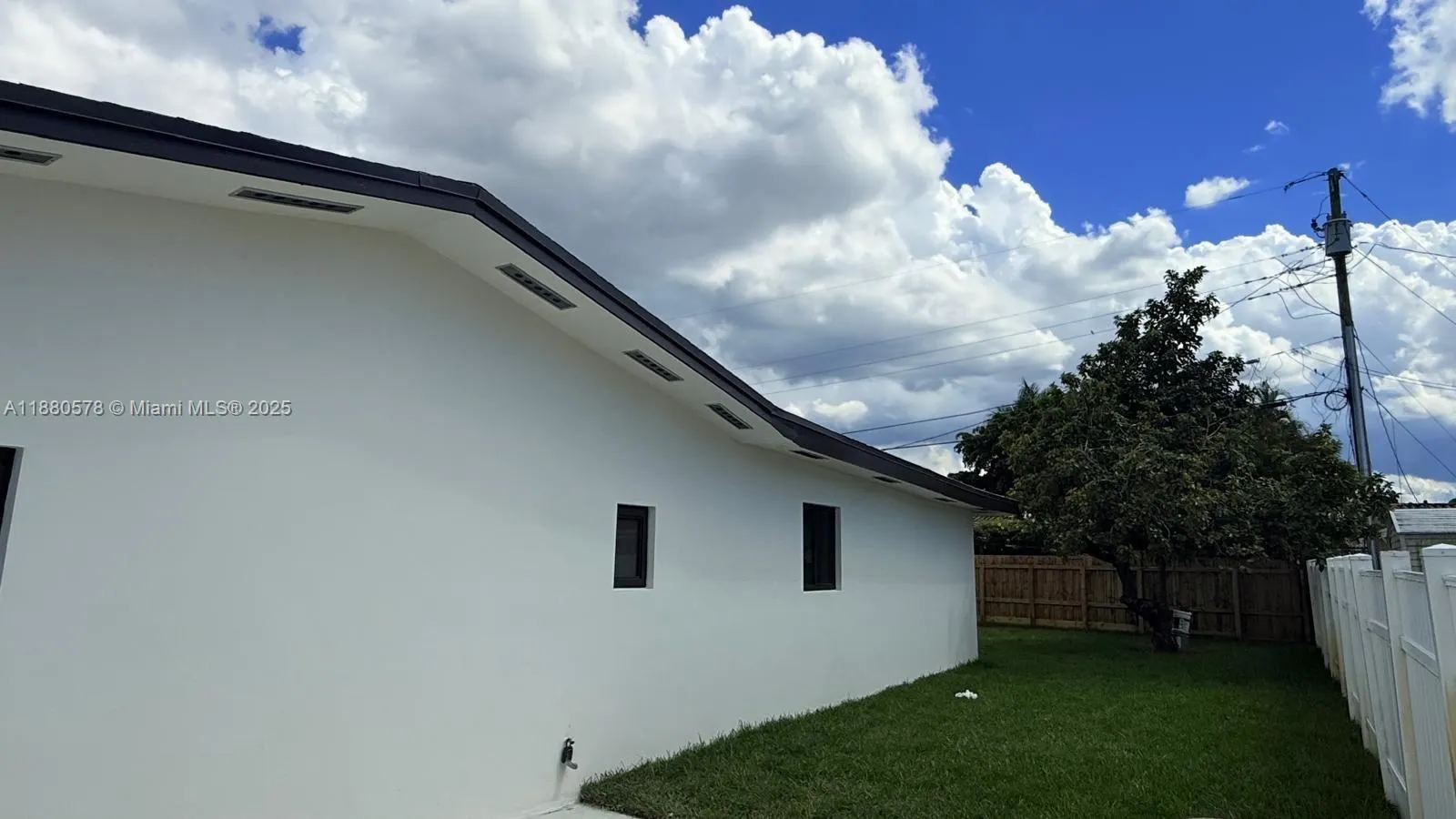 6320 NW 113th Ter