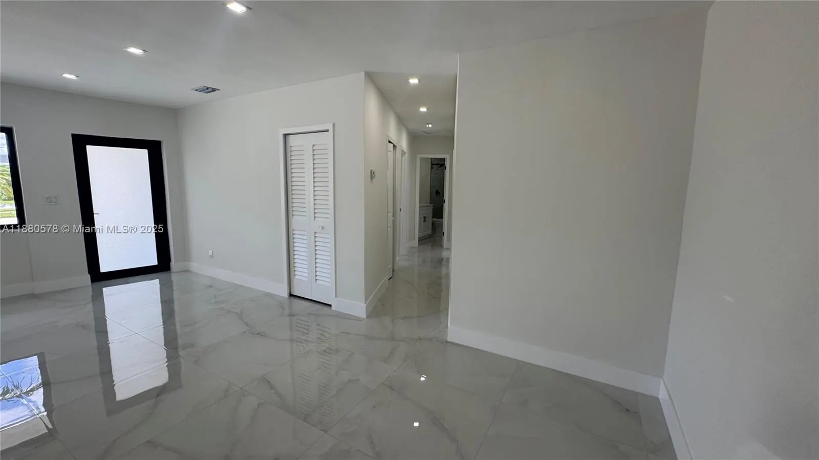 6320 NW 113th Ter