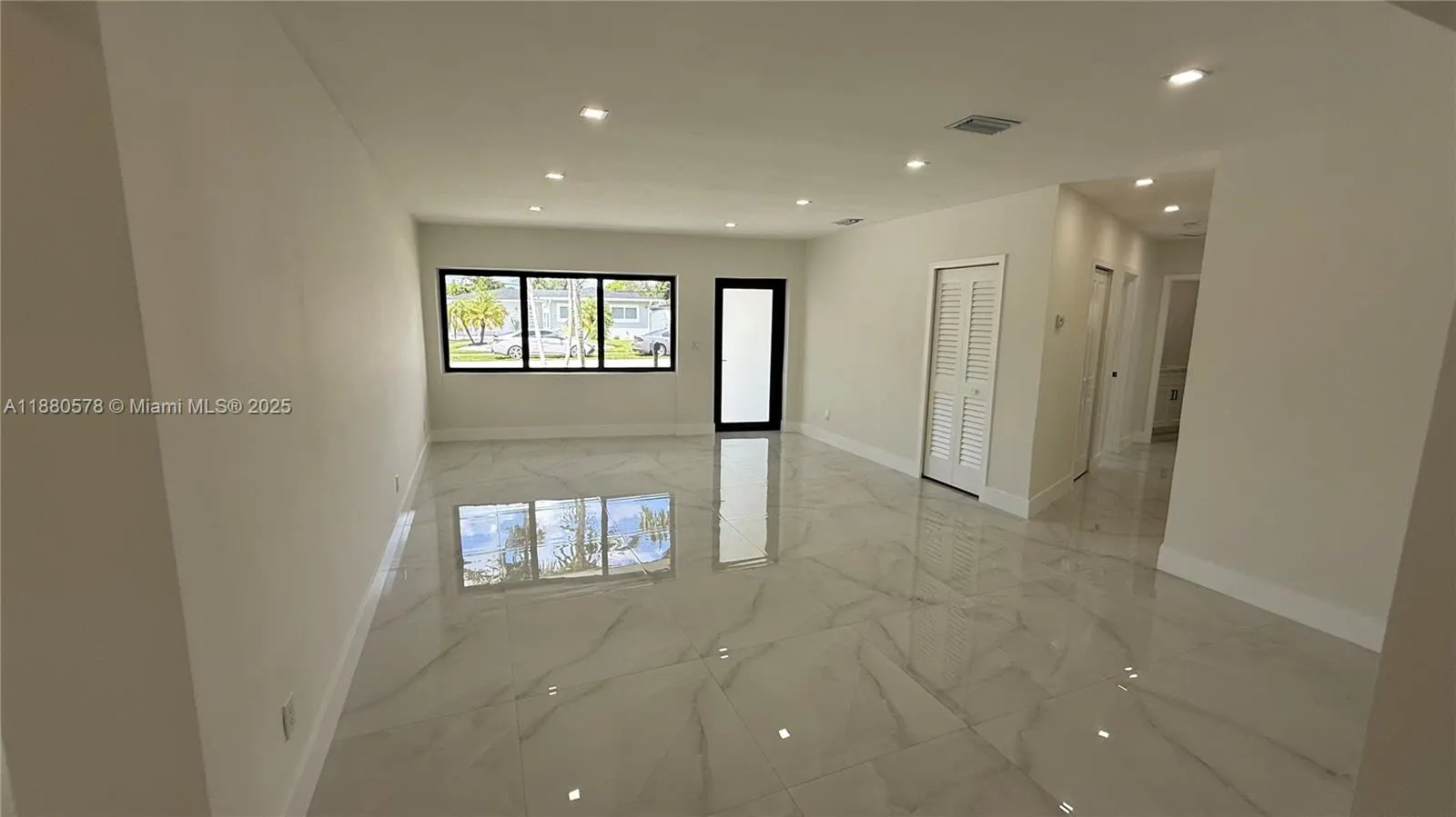 6320 NW 113th Ter