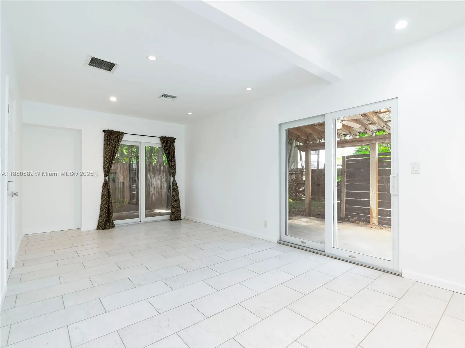 3621 NE 11th Ave, #3641