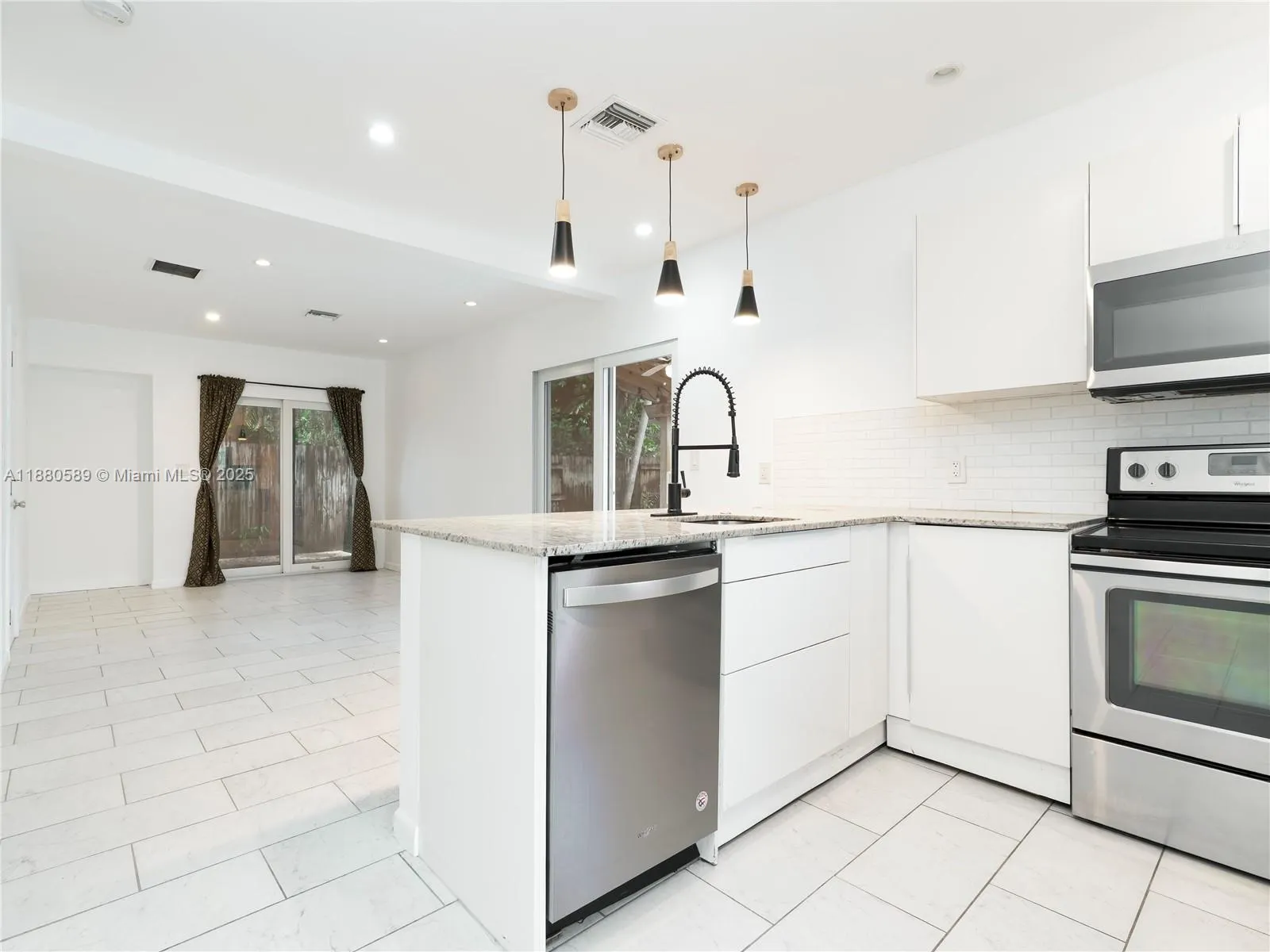 3621 NE 11th Ave, #3641