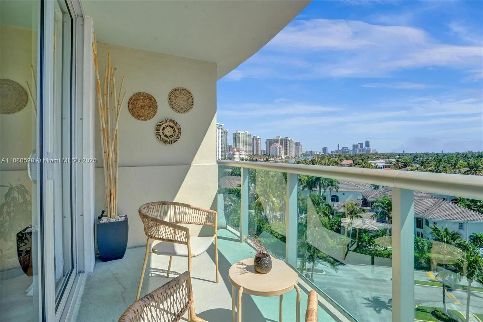 19380 Collins Ave, #718