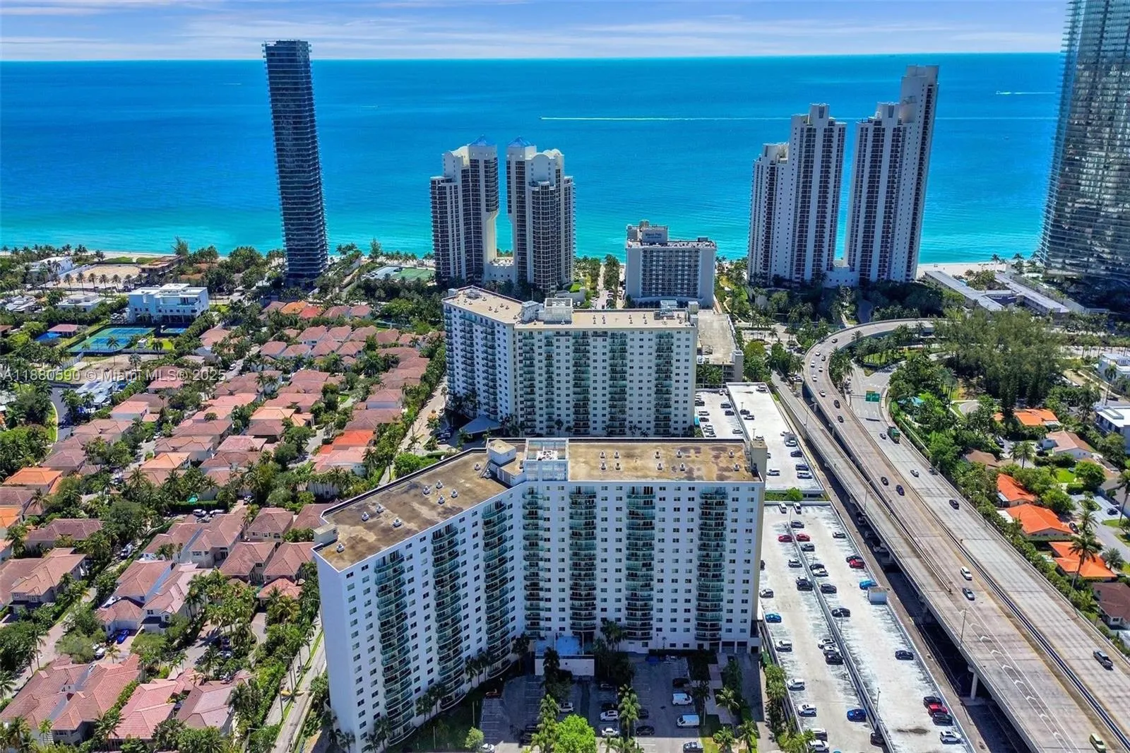 19380 Collins Ave, #718