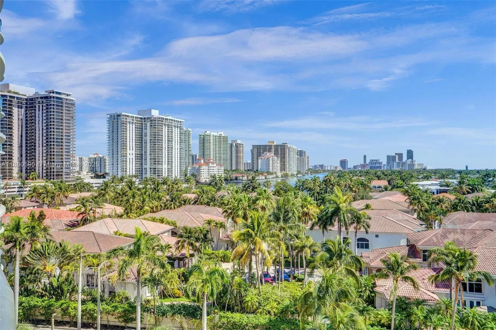 19380 Collins Ave, #718