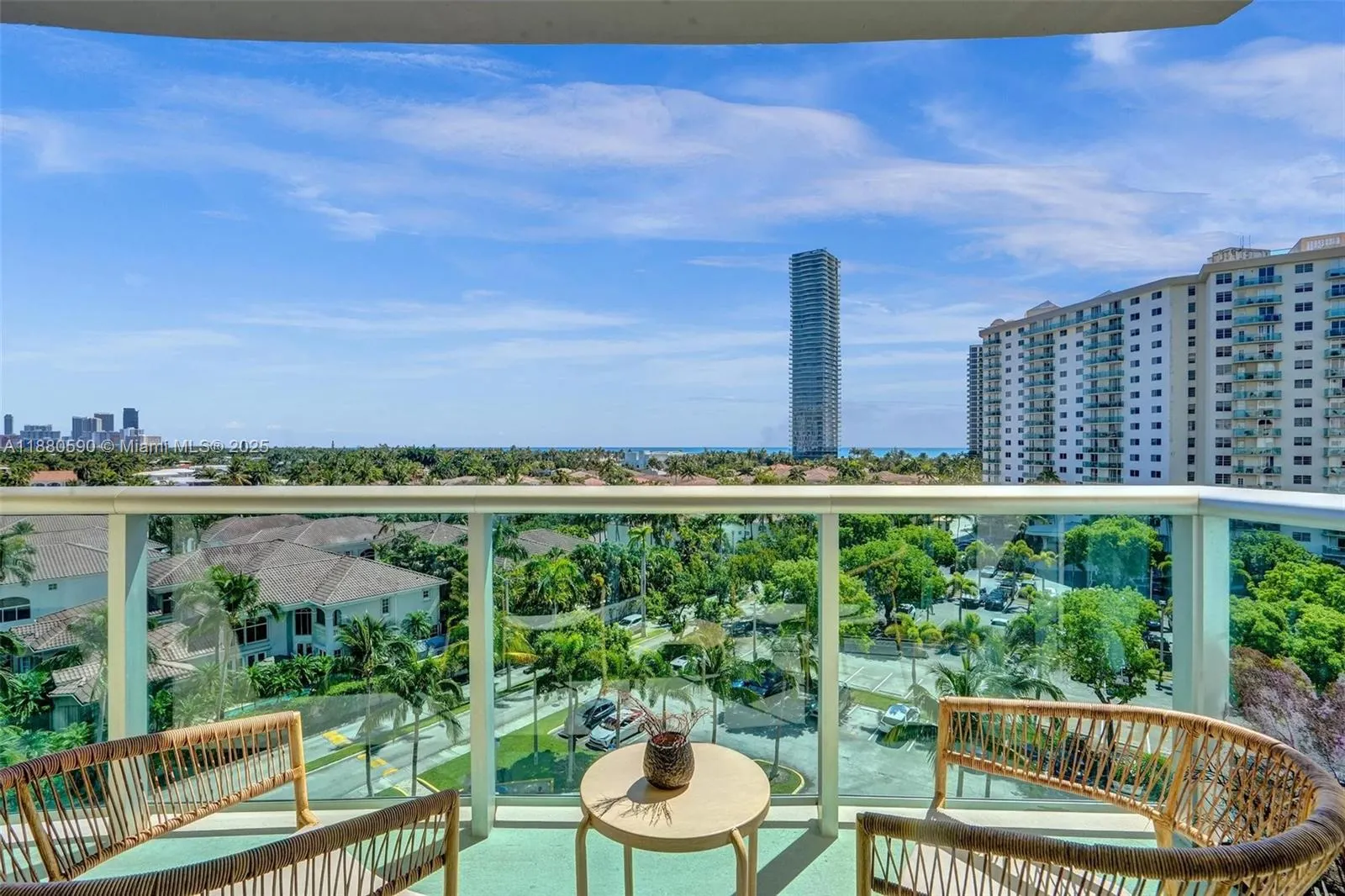 19380 Collins Ave, #718