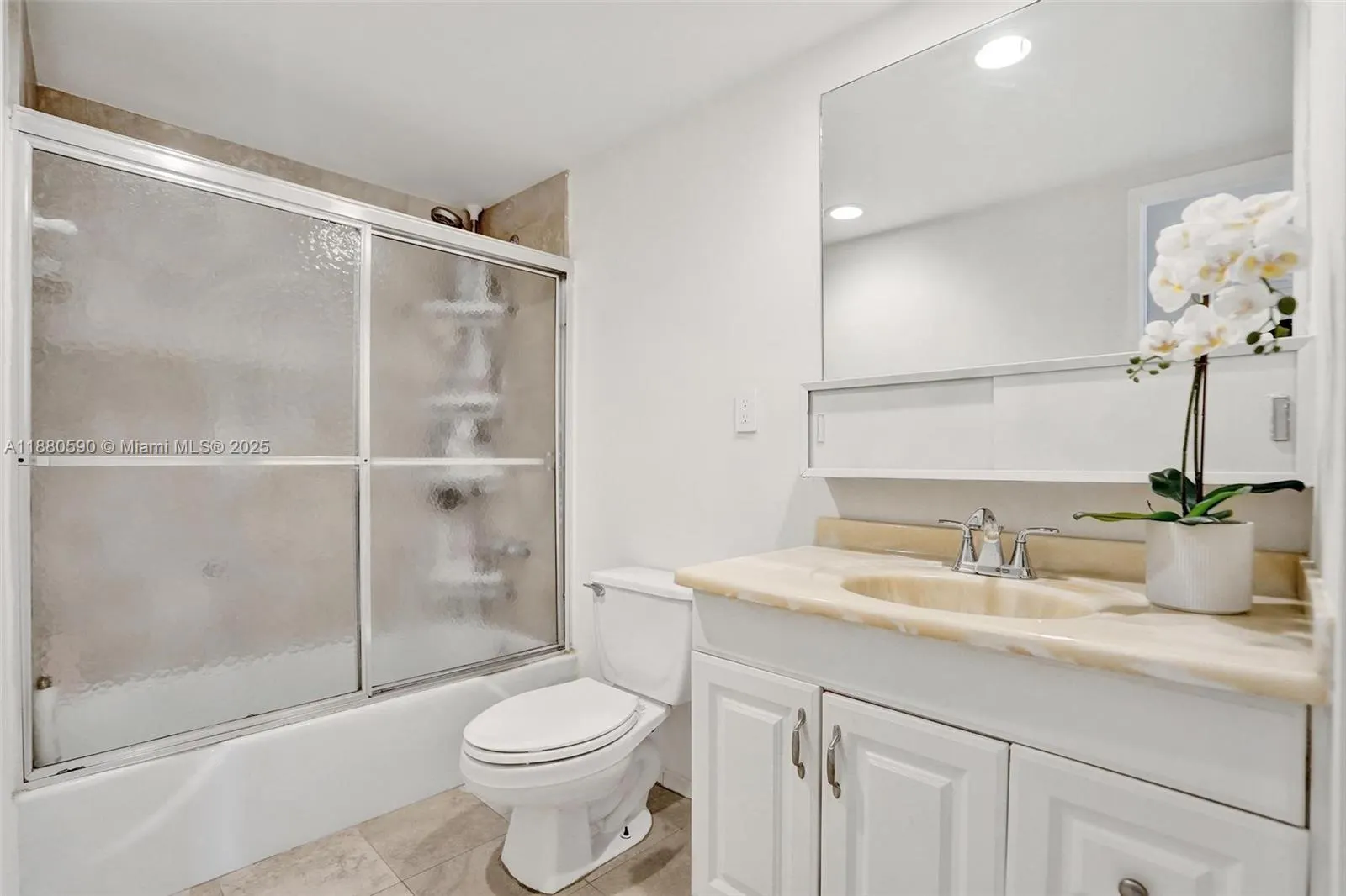 19380 Collins Ave, #718