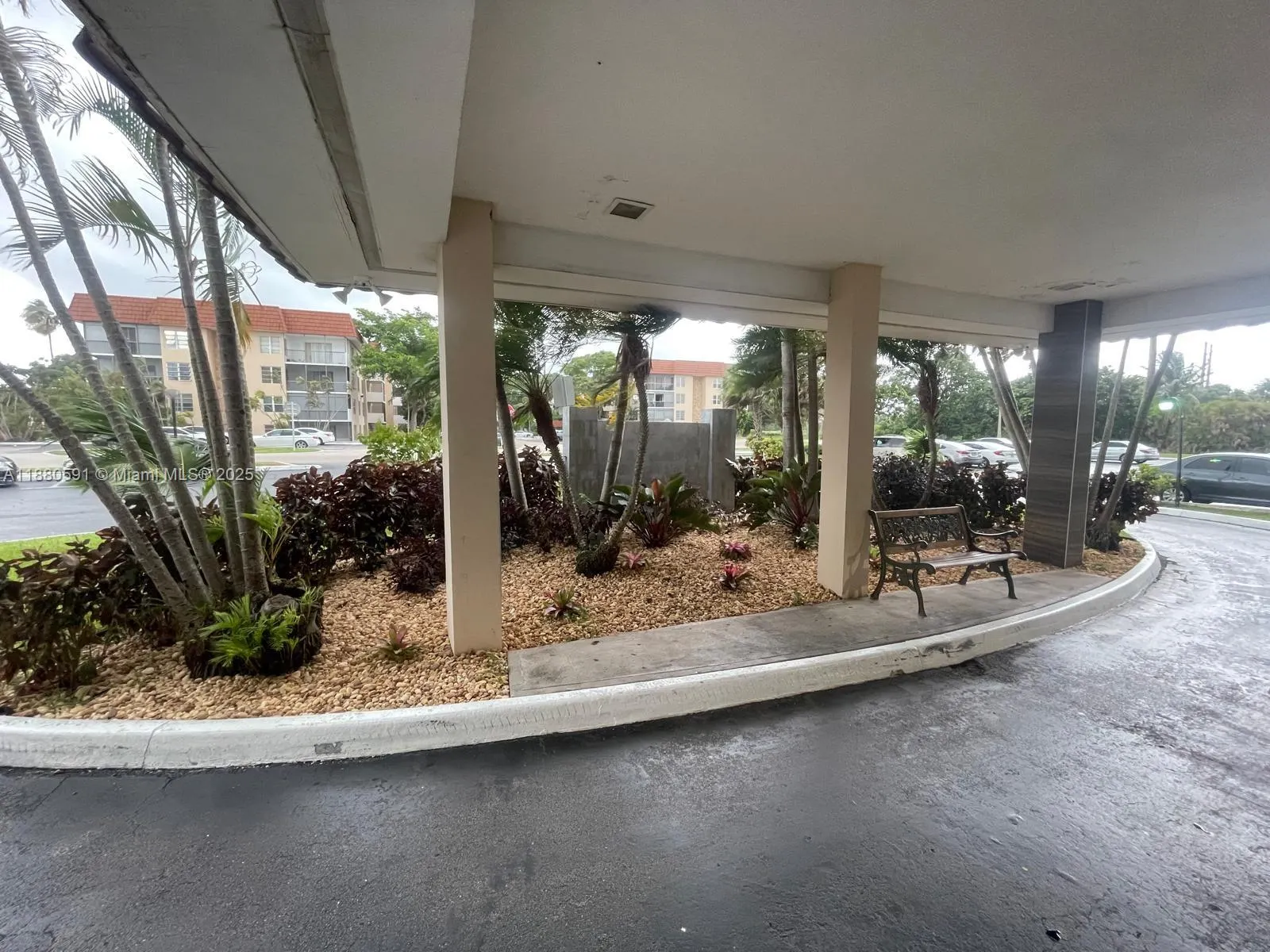 4164 Inverrary Dr, #106
