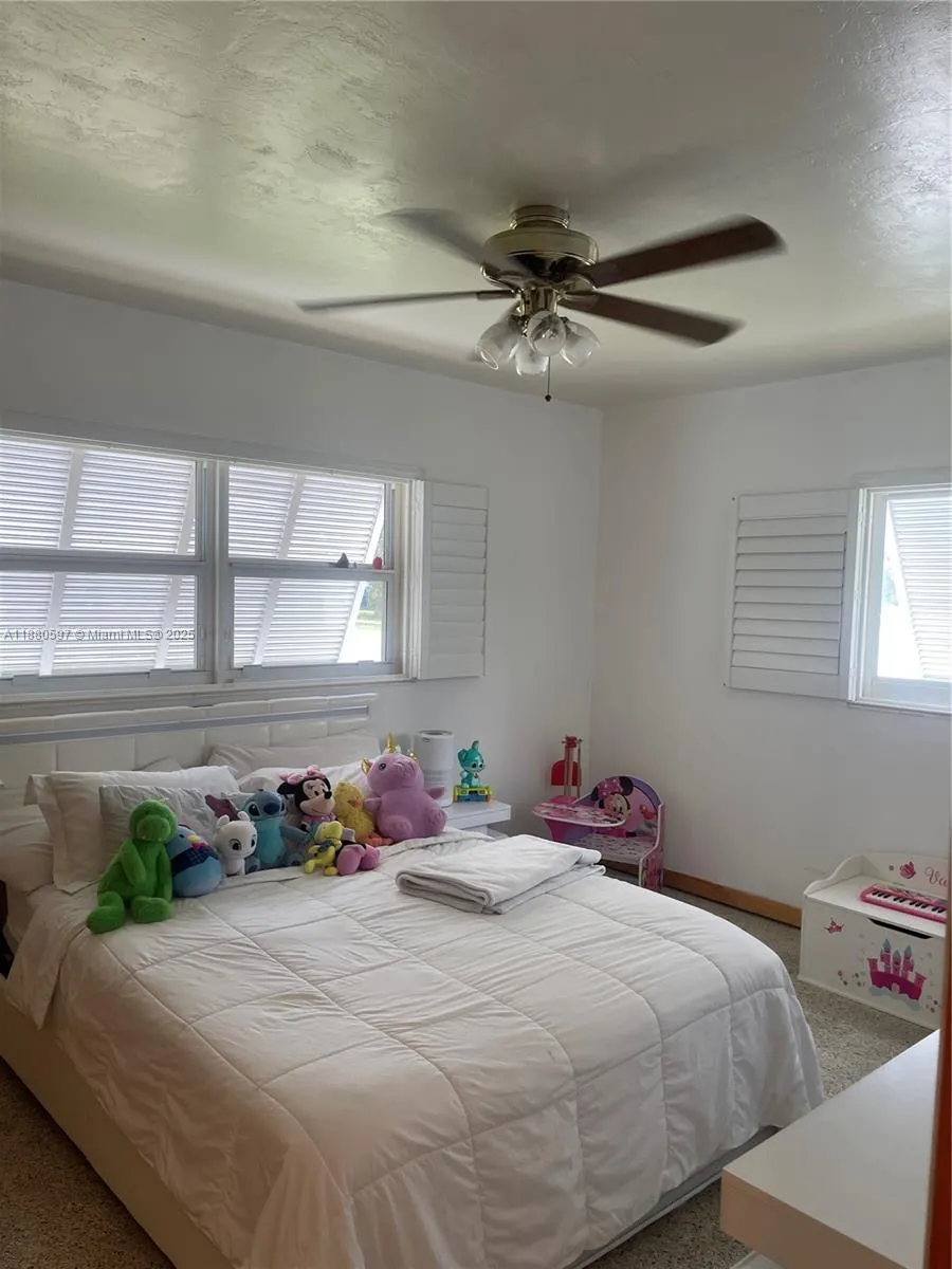 610 NW 16th St