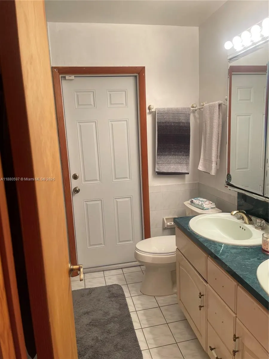 610 NW 16th St