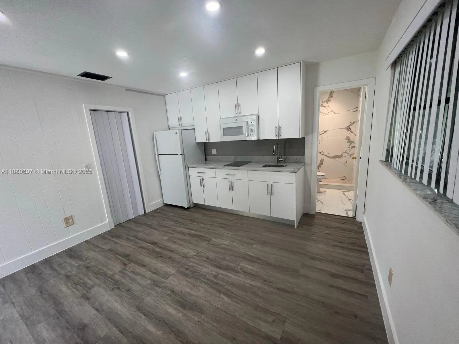 222 SW 8th St, #C