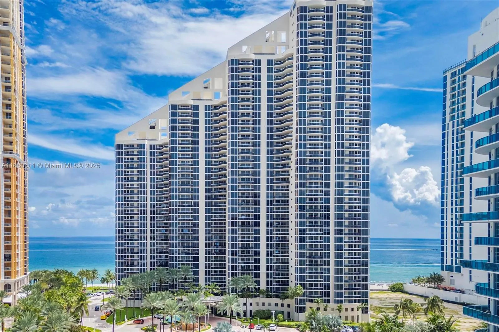 17555 Collins Ave, #UP-7