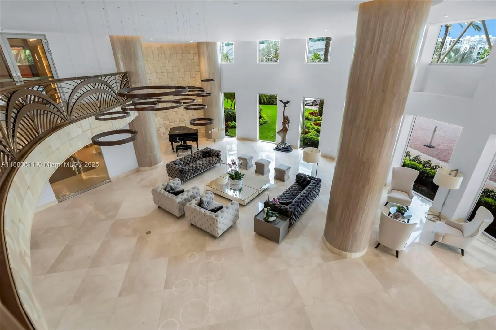 17555 Collins Ave, #UP-7