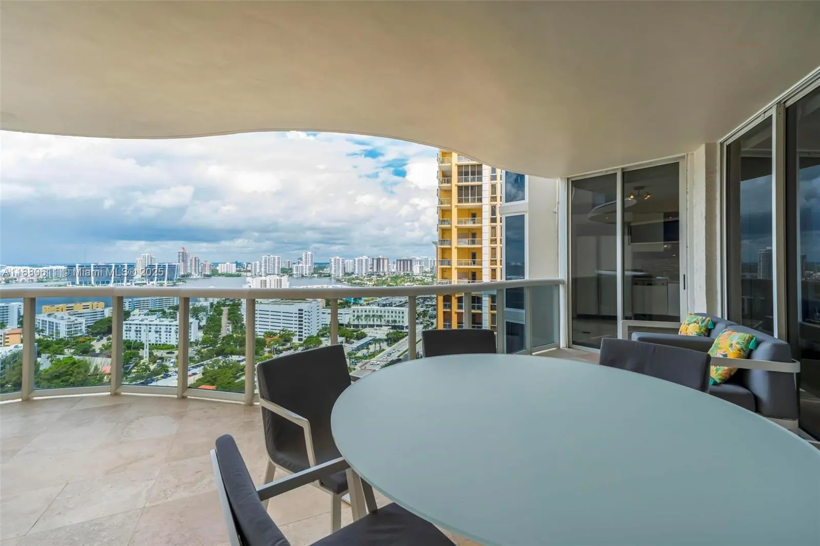 17555 Collins Ave, #UP-7