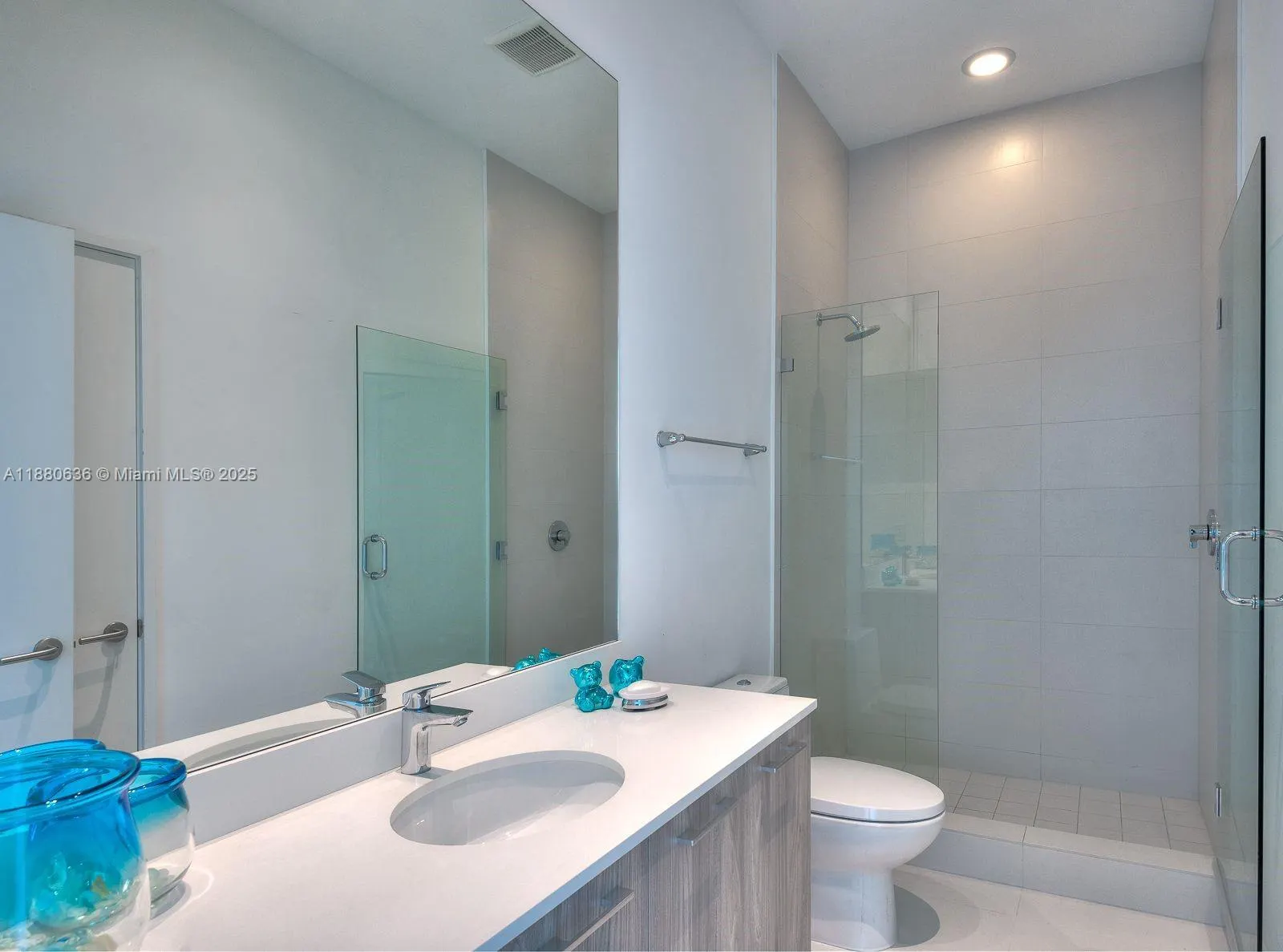 501 NE 31st St, #4008