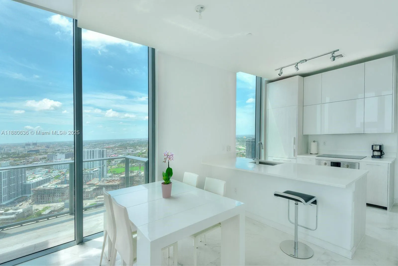 501 NE 31st St, #4008