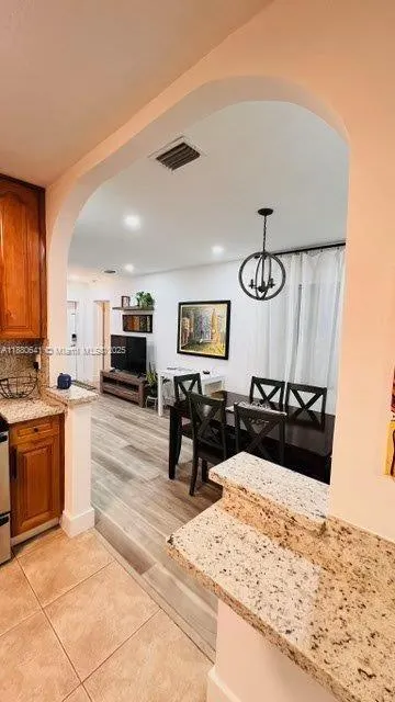 281 Lafayette Dr