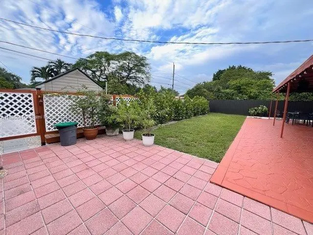 281 Lafayette Dr