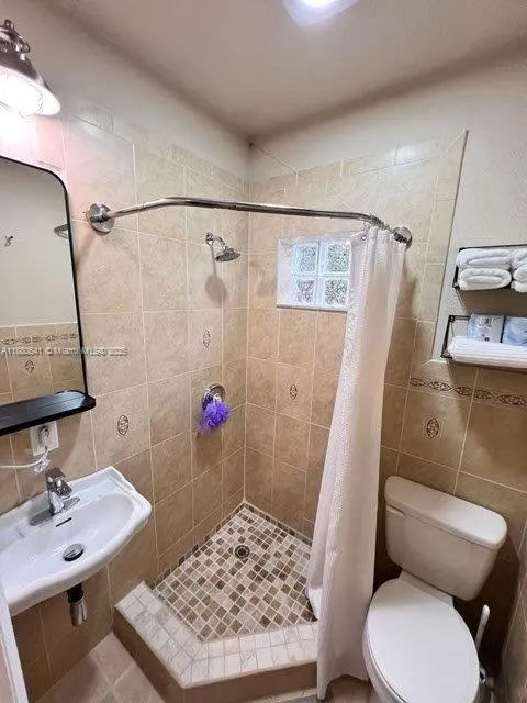 281 Lafayette Dr
