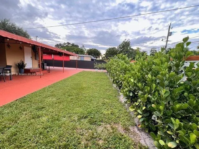 281 Lafayette Dr