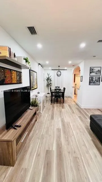 281 Lafayette Dr