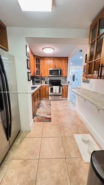 281 Lafayette Dr