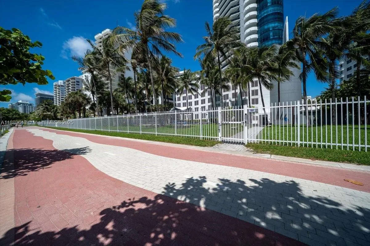 6301 Collins Ave, #2307
