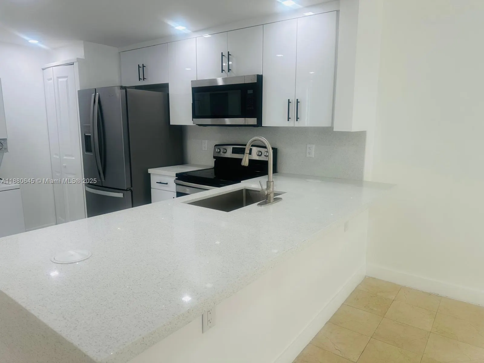 1915 Brickell Ave, #604