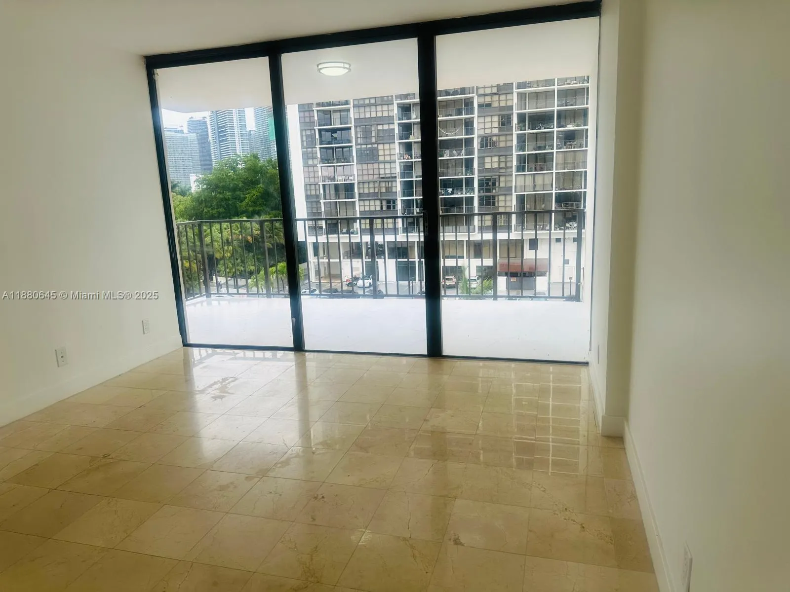 1915 Brickell Ave, #604