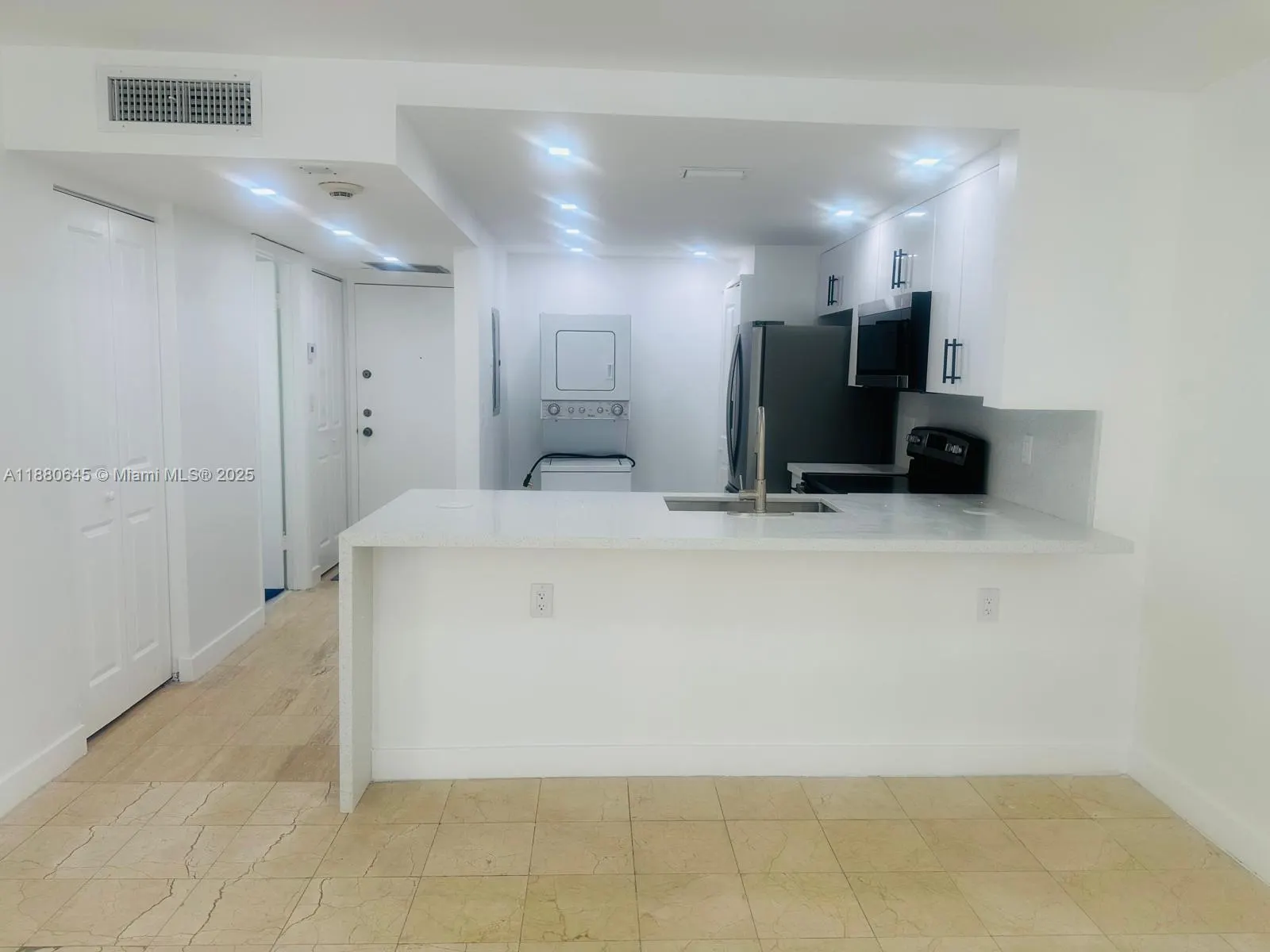 1915 Brickell Ave, #604