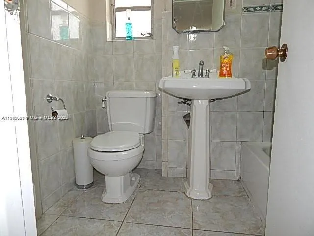 50 NW 68th Ct