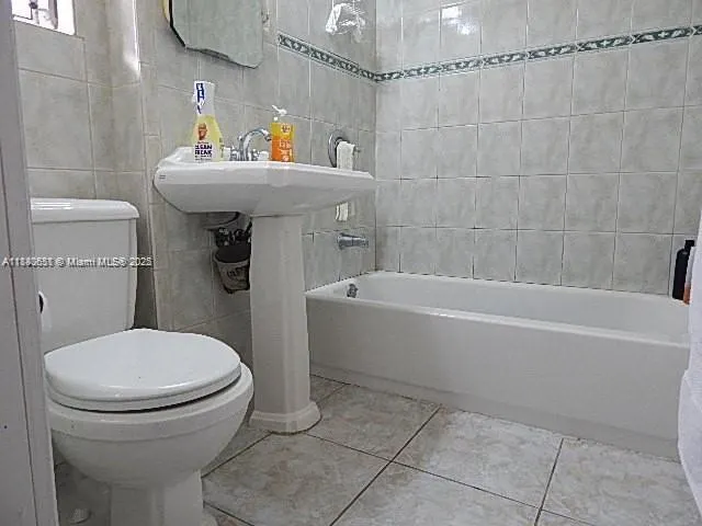 50 NW 68th Ct