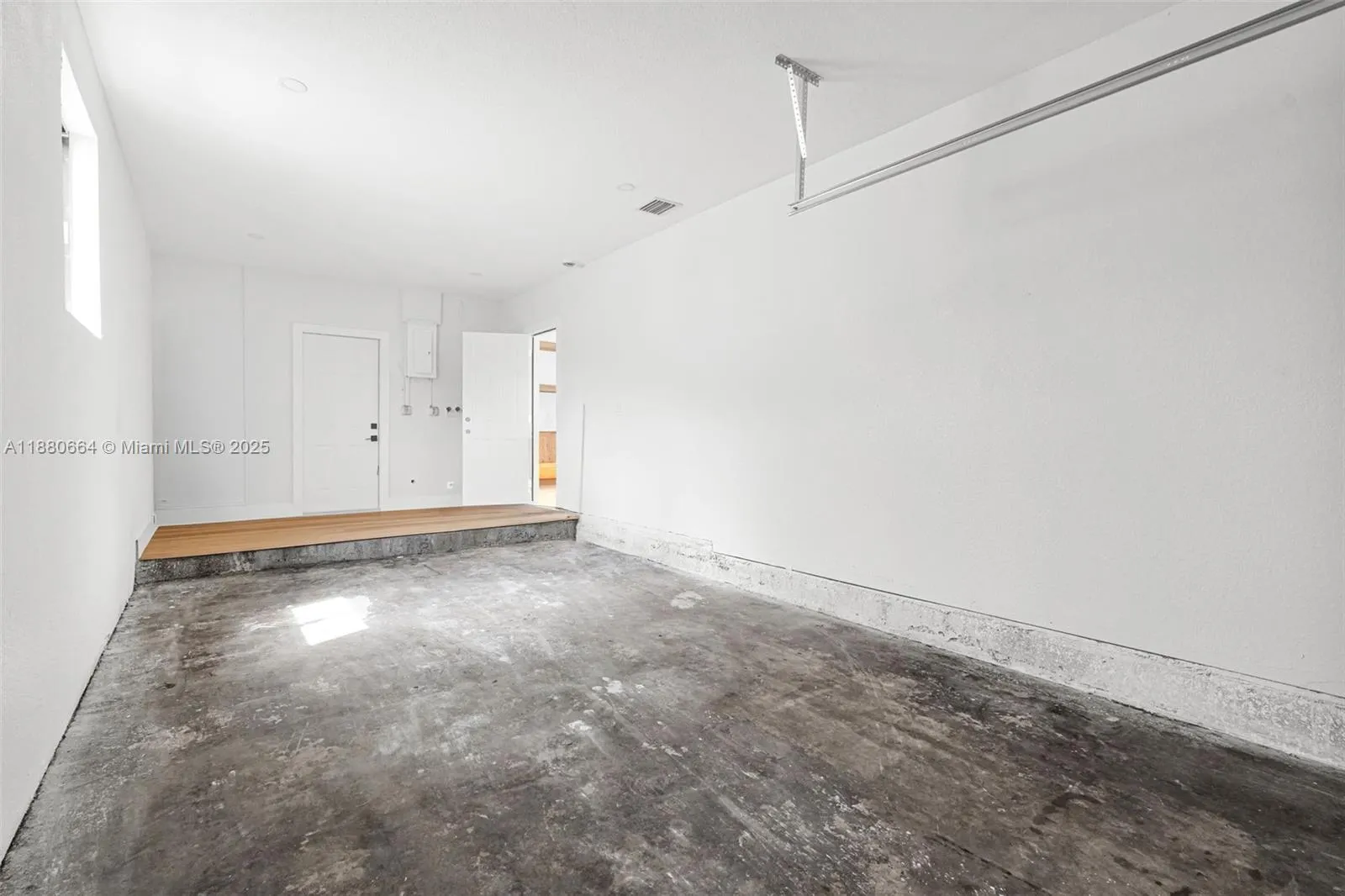 2225 NW 195th St