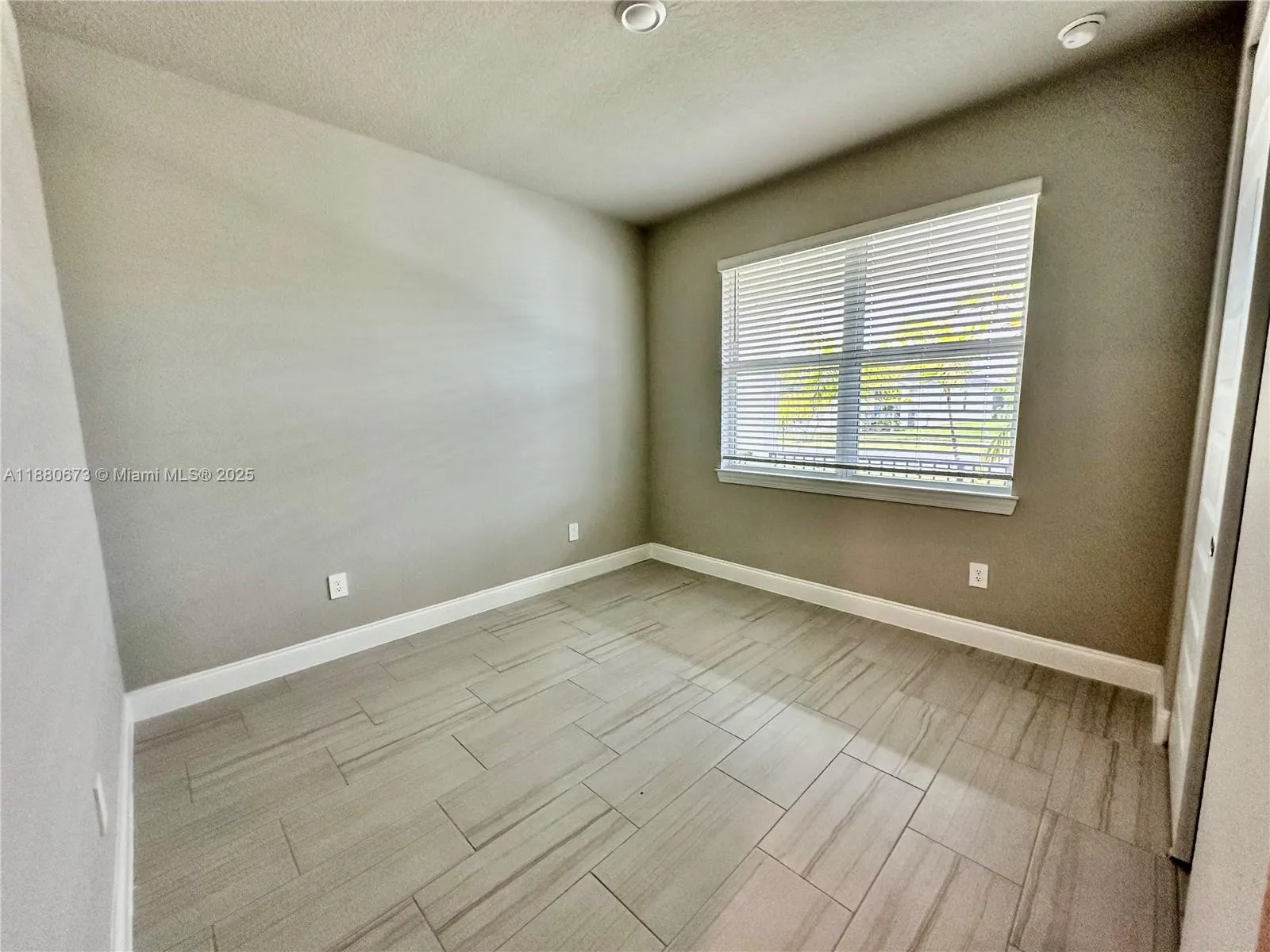 9035 Dahlia Cir, #9035