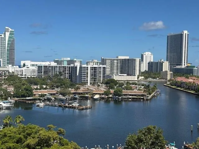 500 Three Islands Blvd, #822
