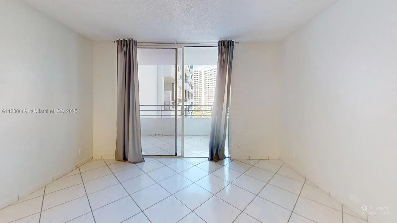 500 Three Islands Blvd, #822