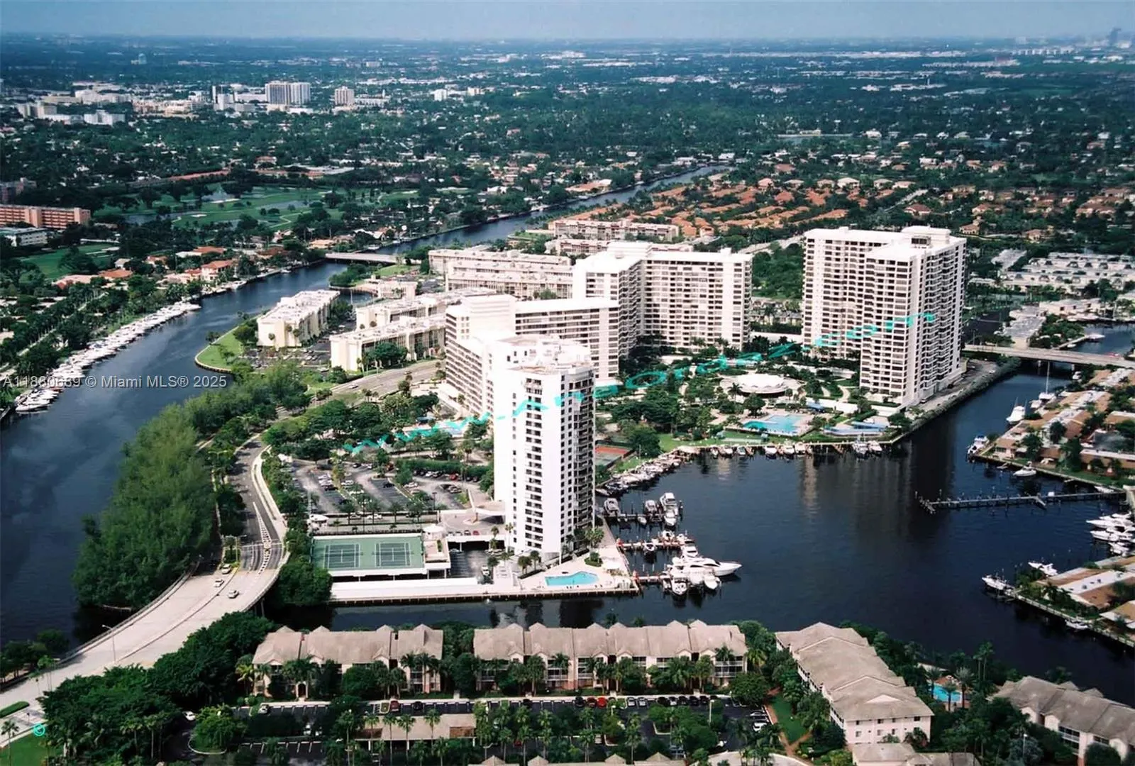 500 Three Islands Blvd, #822
