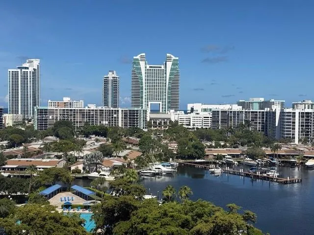 500 Three Islands Blvd, #822