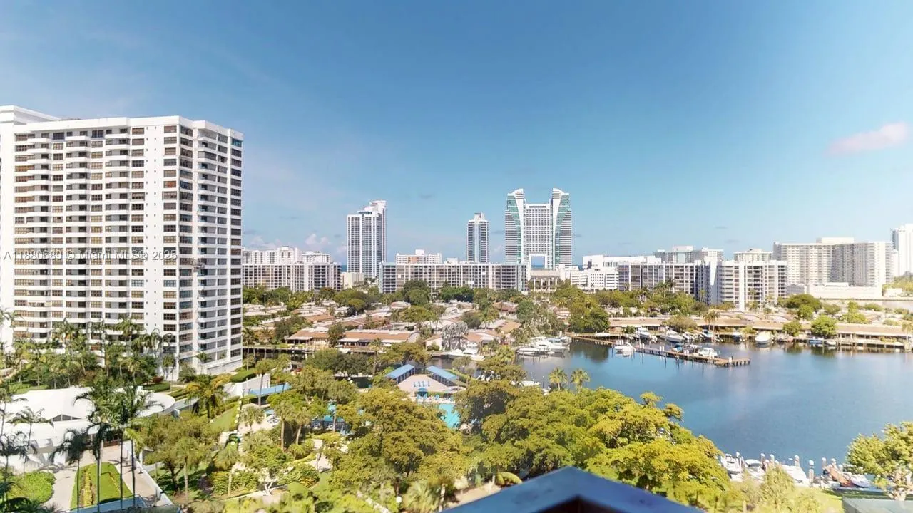 500 Three Islands Blvd, #822